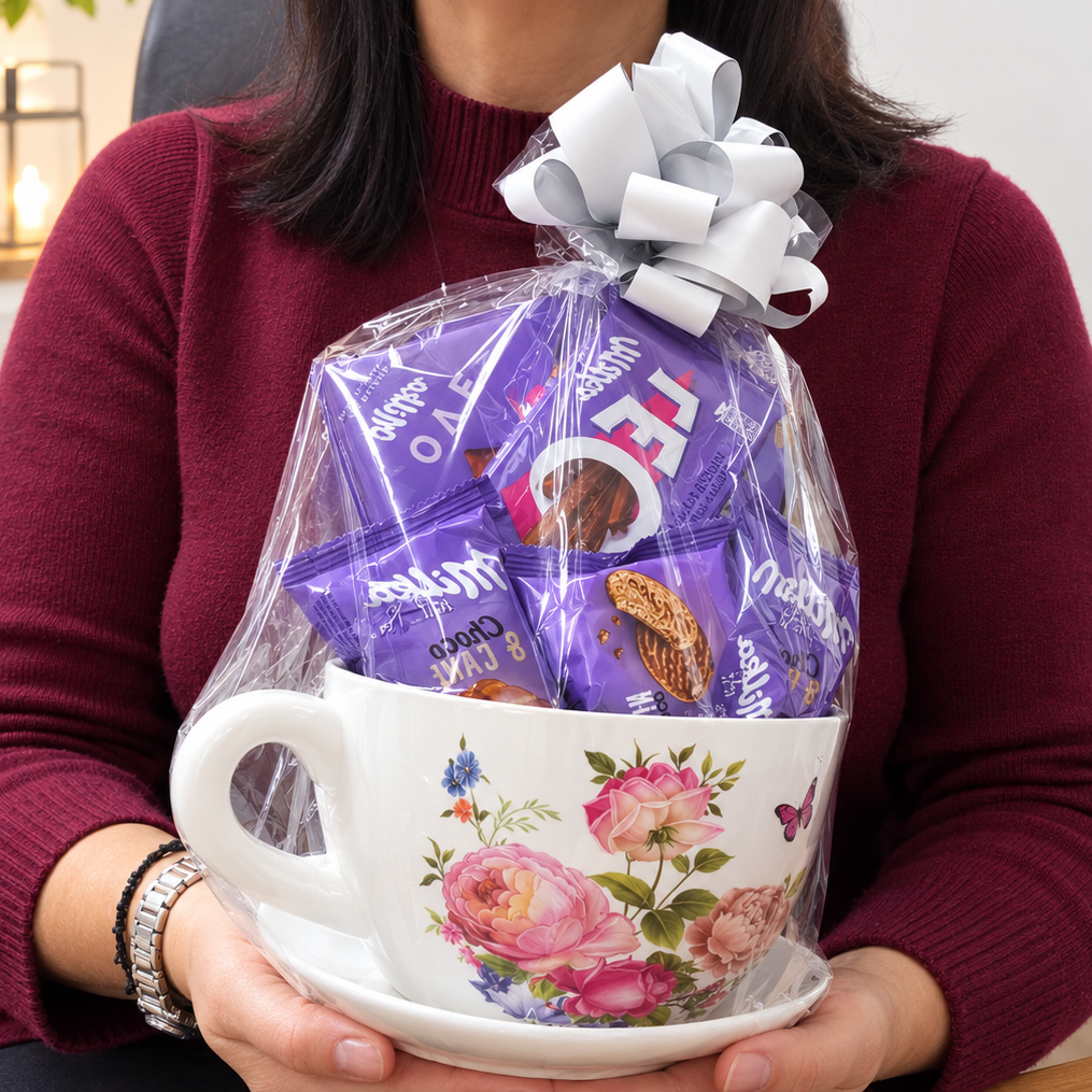 Darčeková šálka plná Milka sladkostí